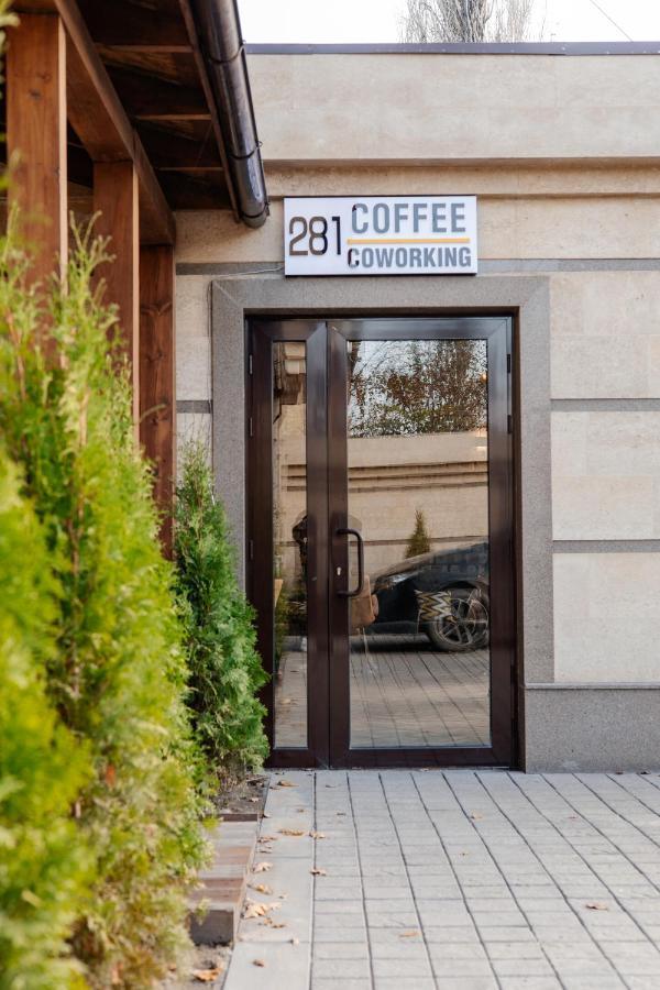 בישקק 281 Hotel מראה חיצוני תמונה