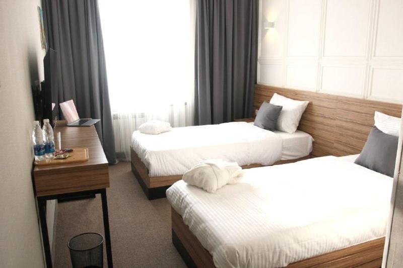 בישקק 281 Hotel מראה חיצוני תמונה